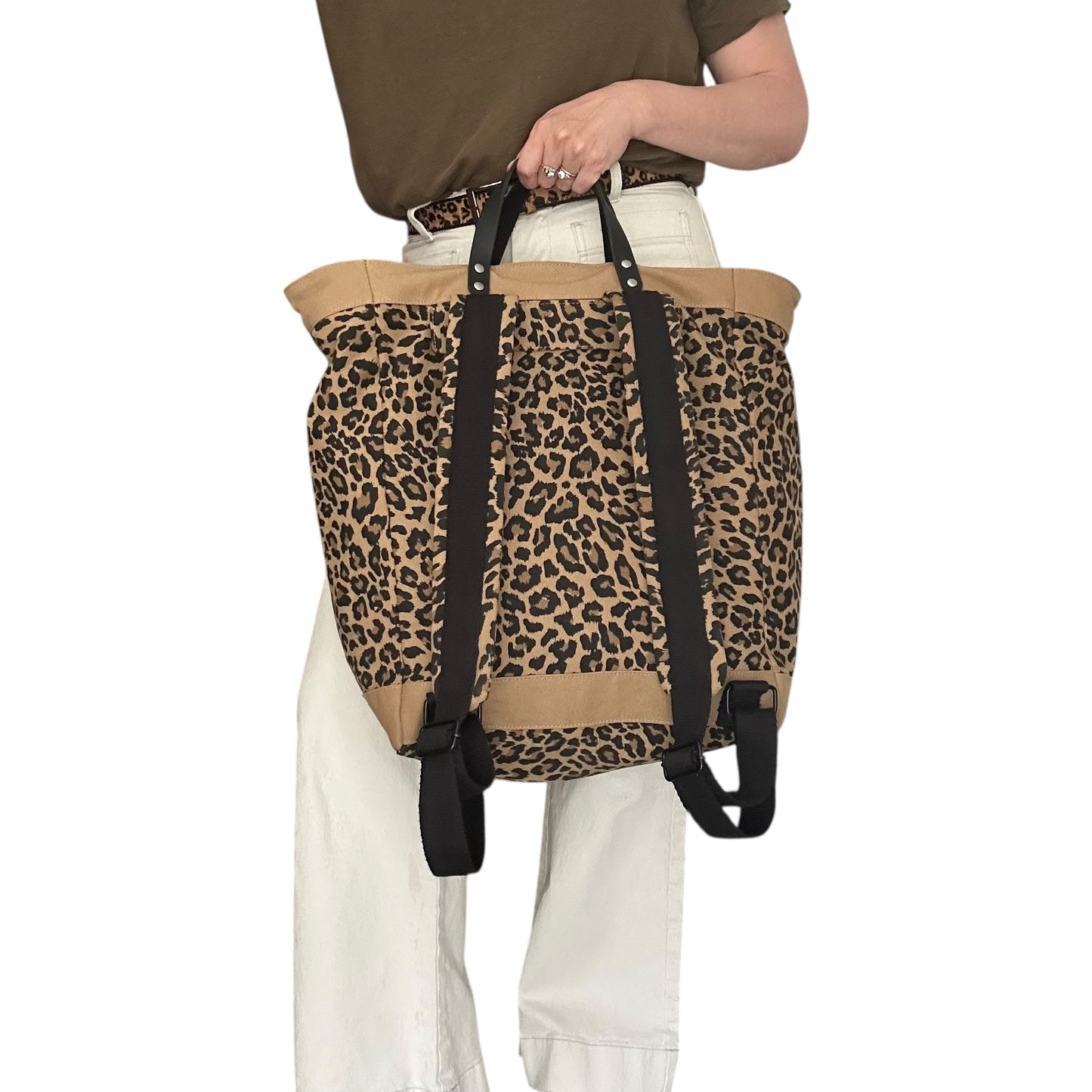 Clovelly Backpack - sand leopard print