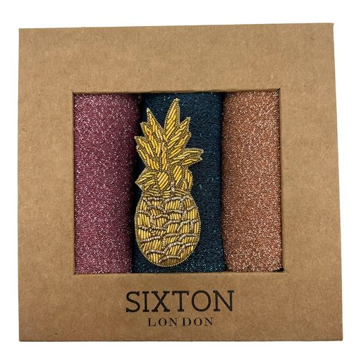 Rio Trio Roxy socks set with beaded pin