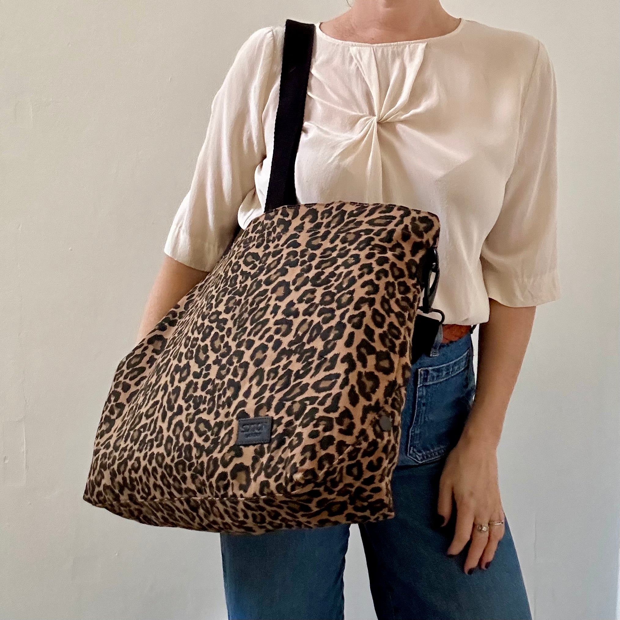 Large leopard tote bag sale