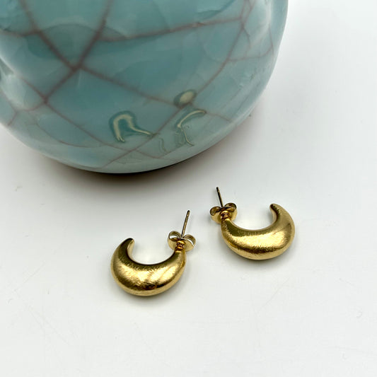 Brushed Metal Moon earrings in gold