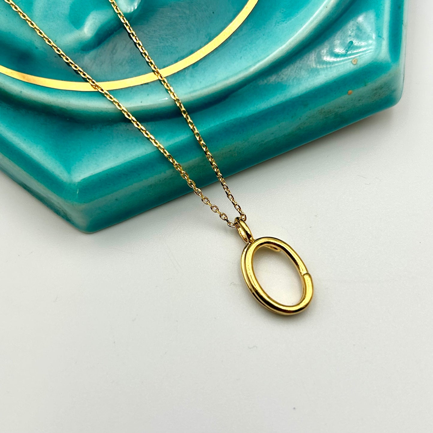 Gold Oval necklace