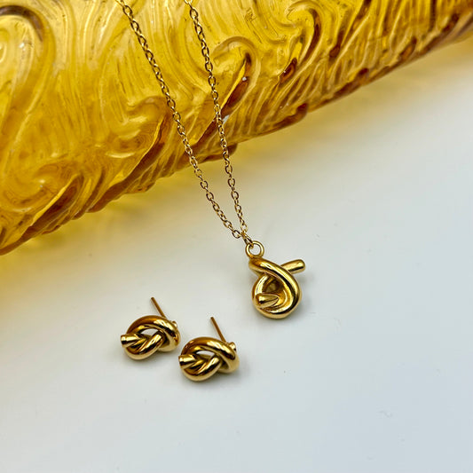Knot earrings