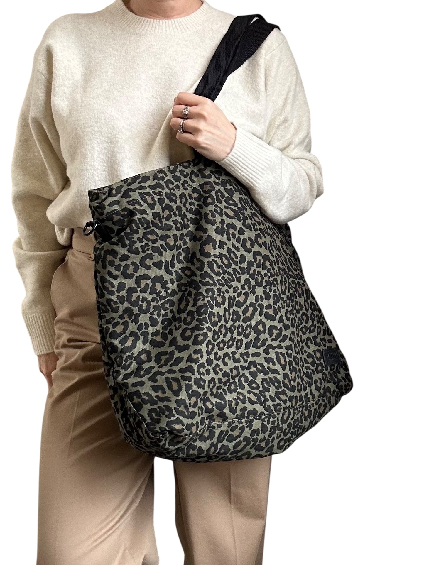 Large Weekend tote bag - green leopard print