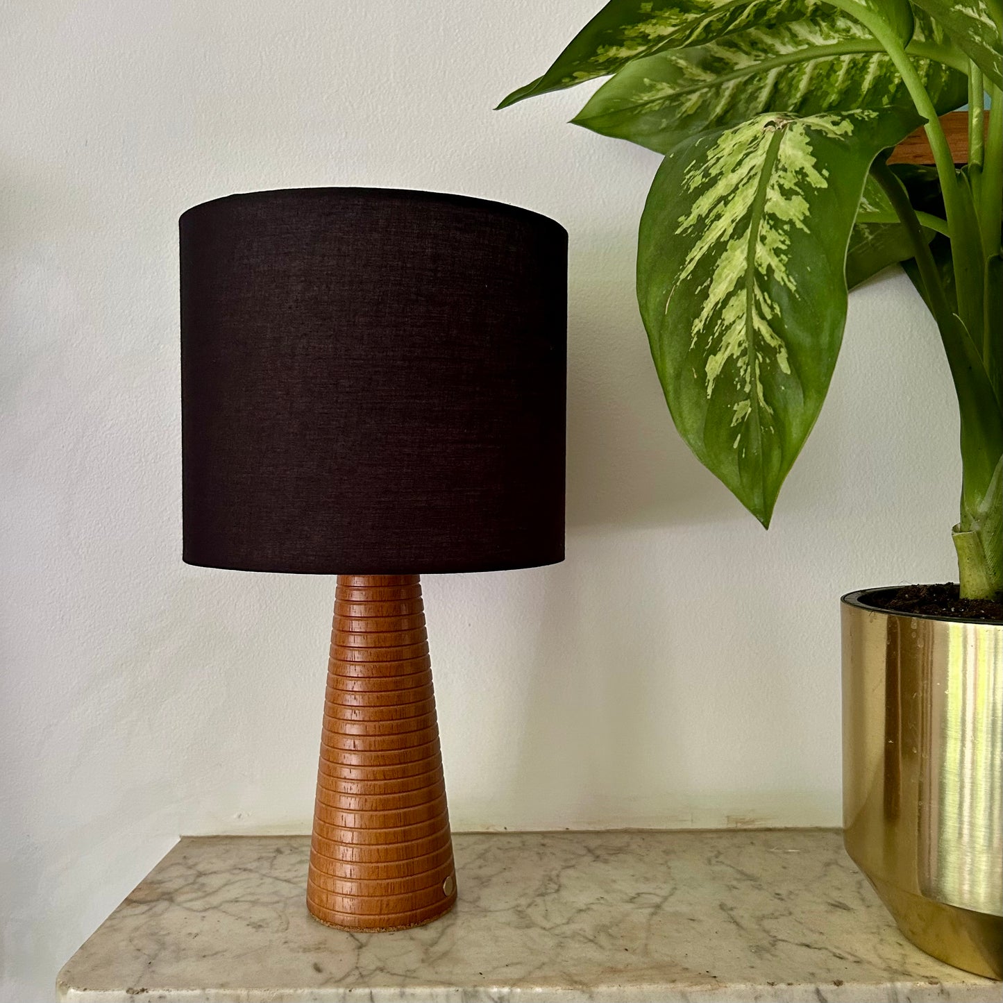 Ribbed Teak style rechargeable touch lamp with black shade