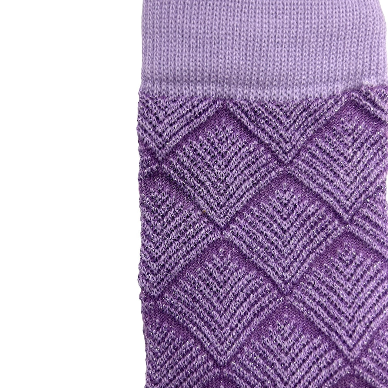 Paris socks in lilac with a pineapple brooch