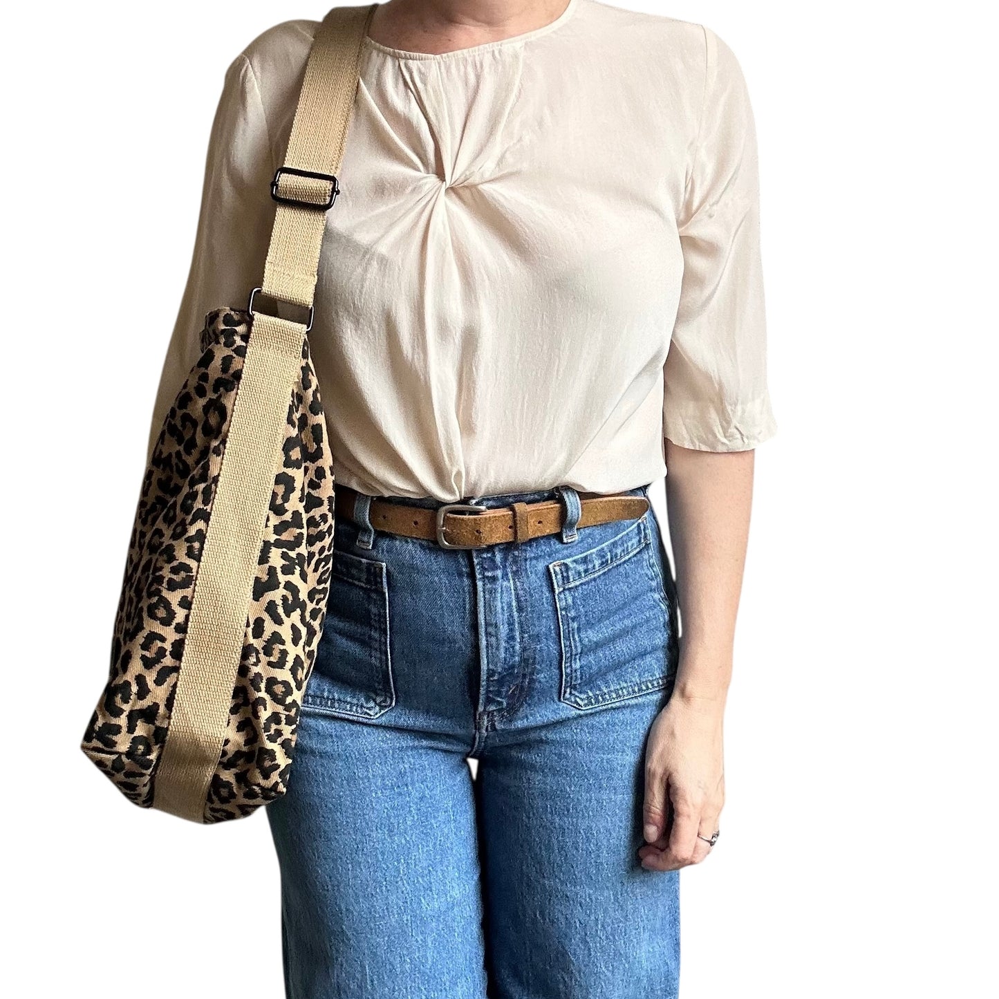 Portland messenger bag - sand leopard print