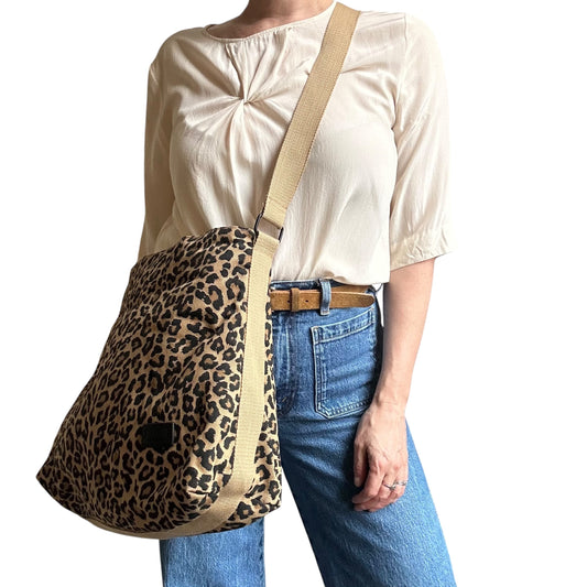 Portland messenger bag - sand leopard print