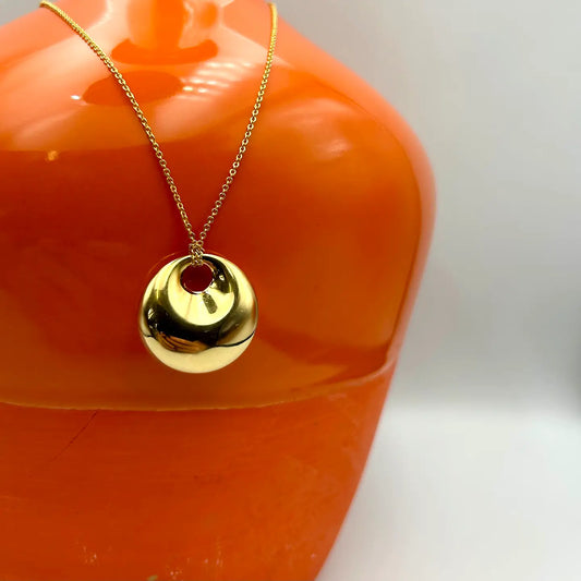 Retro Gold Pendant necklace on an extendable chain